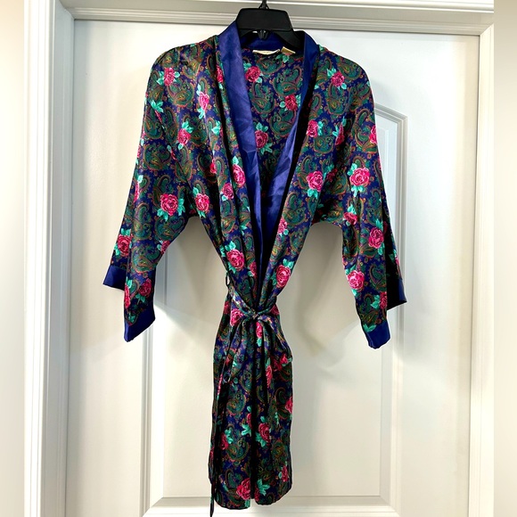 Victoria’s Secret Vintage Gold Label Robe purple Paisley Floral Print Tie Front - Picture 1 of 10